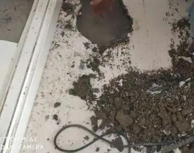 平房楼顶渗水公司分享下平房卫生间测漏水方法和方法的详细分解。